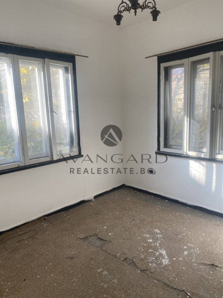 ЧЕТИРИСТАЕН АПАРТАМЕНТ В КАМЕНИЦА 1