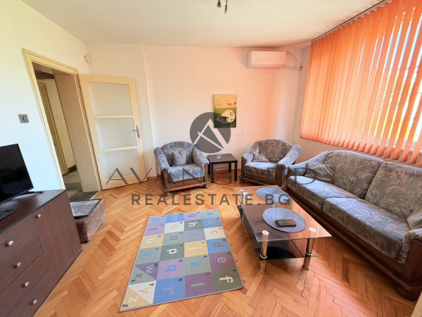 THREE-ROOM APARTMENT WITH PARKING SPACE NEAR PU