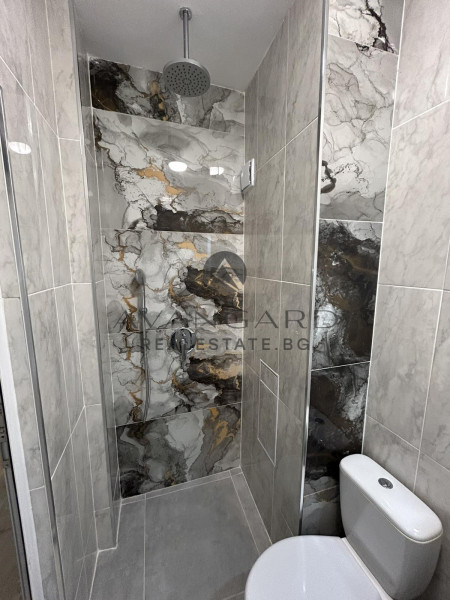 Обзаведен тристаен Кючук Париж