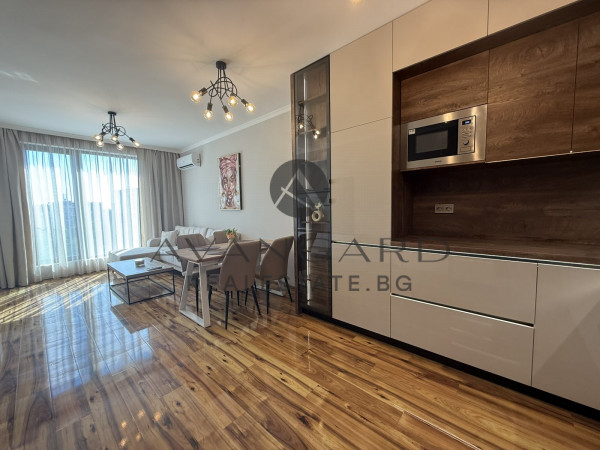 Тристаен обзаведен ТРАКИЯ