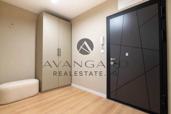 ДВУСТАЕН ОБЗАВЕДЕН / Остромила