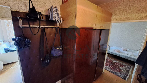 ДВУСТАЕН ОБЗАВЕДЕН! СМИРНЕНСКИ!