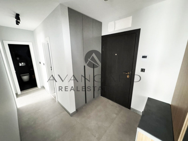 ТРИСТАЕН ДИЗАЙНЕРСКИ С ДВОЕН ГАРАЖ В ОСТРОМИЛА!!!