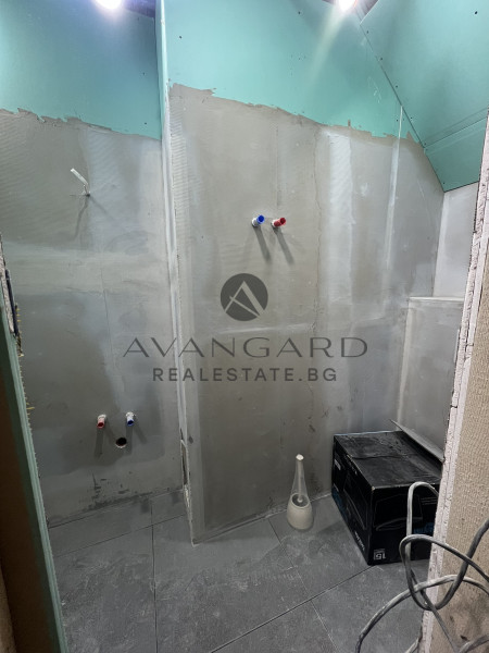 ДВУЕТАЖНА КЪЩА НА СУПЕРЦЕНТЪР ДО КАПАНА