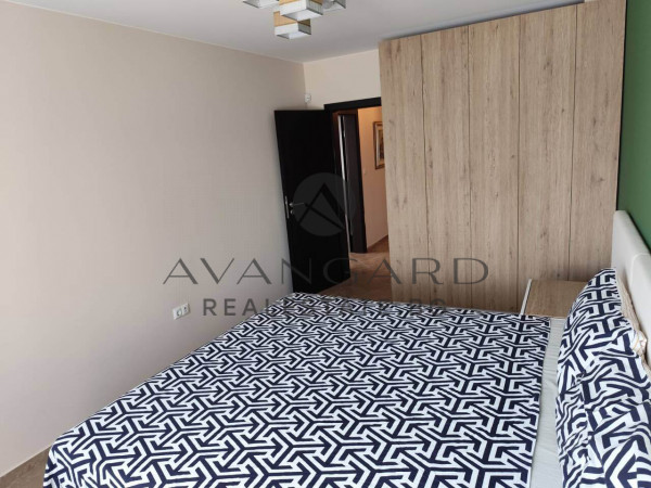 A multi -bedroom apartment to the water panel