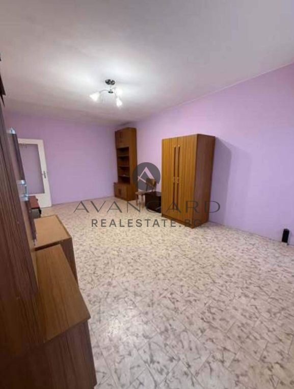 Two bedroom with three separate rooms next to Camel