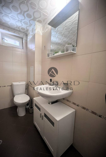 МНОГОСТАЕН ОБЗАВЕДЕН С ПАРКОМЯСТО В ЦЕНАТА! МАРКОВО!