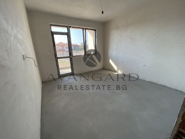 ИЗГОДНО! Тристаен апартамент Остромила