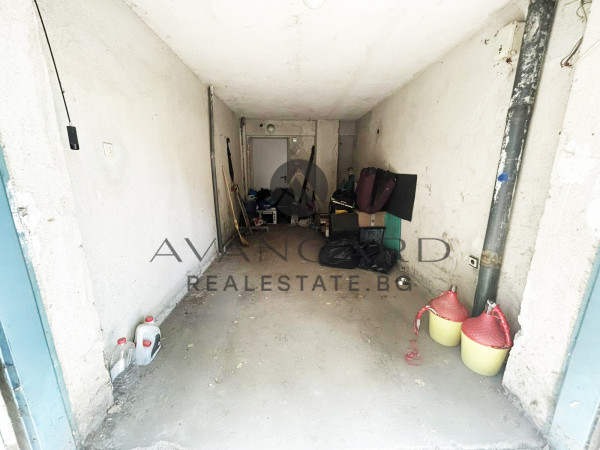Four -bedroom maisonette Saturday market