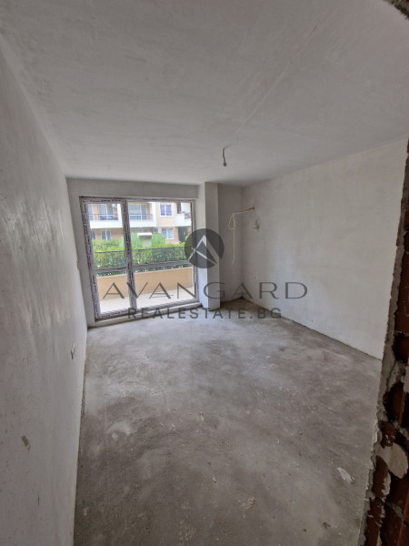 One bedroom apartment with 30 sq.m. Hall and 27 sq. M. VERANDA/ Ostromila