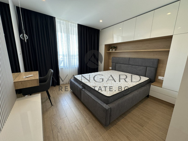Designer Spacious one -bedroom / new building / judges