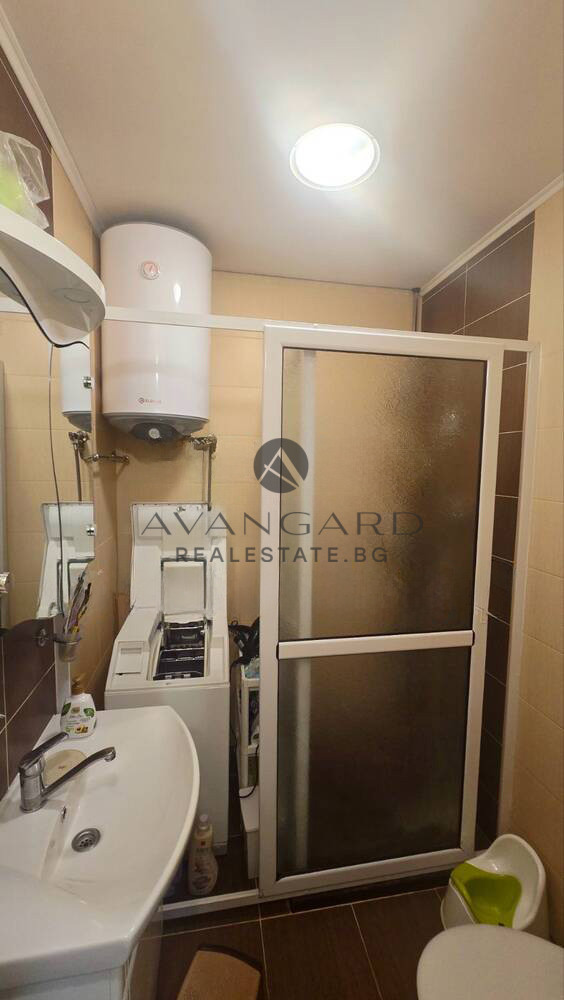 Обзаведен двустаен м-н Слънчеви лъчи