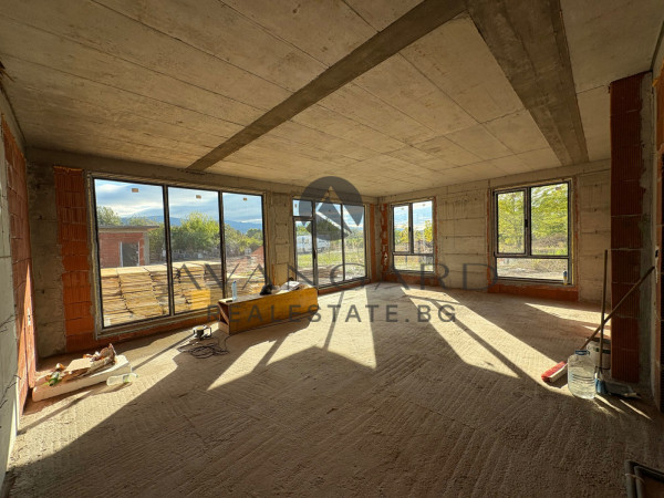 ДВЕ КЪЩИ БЛИЗНАК С АКТ 14