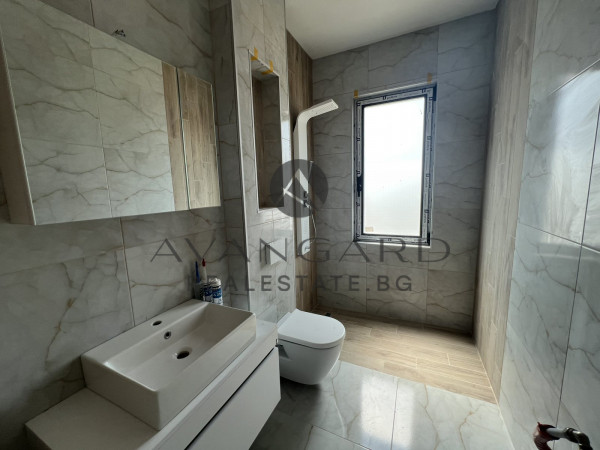 DETACHED SINGLE-STOREY HOUSE WITH YARD / Orizari village