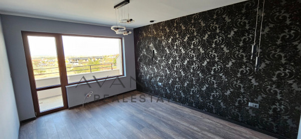 TWO-STOREY HOUSE Belashtitsa village