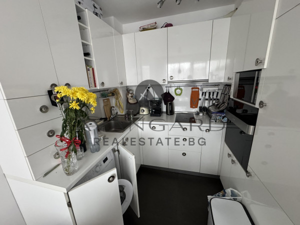 TOP LOCATION !!! THREE BEDROOM NEAR NOVOTELA !!! UNDERGROUND GARAGE!!!