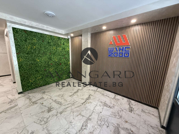 ЛУКСОЗЕН ТРИСТАЕН С ПАРКОМЯСТО !