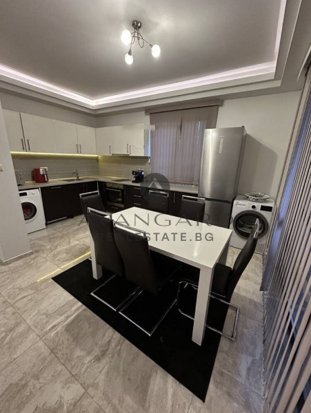 ОБЗАВЕДЕНА КЪЩА В с.БРЕСТНИК