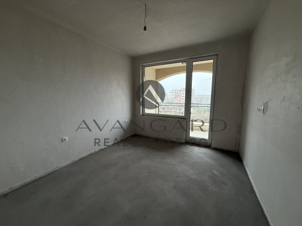 TWO-ROOM APARTMENT IN FRONT OF AKT15! THE BREAKER!