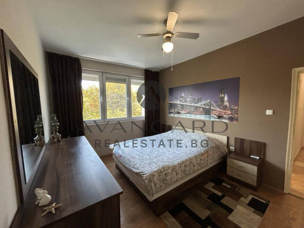 Саниран тристаен апартамент / Младежки хълм