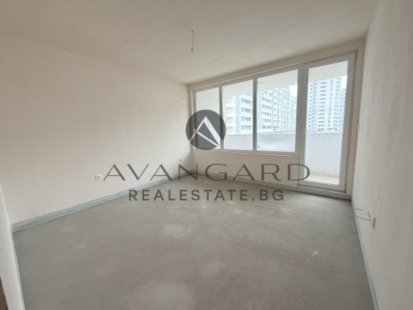 SPACIOUS THREE-ROOM APARTMENT WITH ACT 16 !!