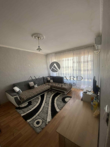 One -bedroom with three separate rooms / sunrise