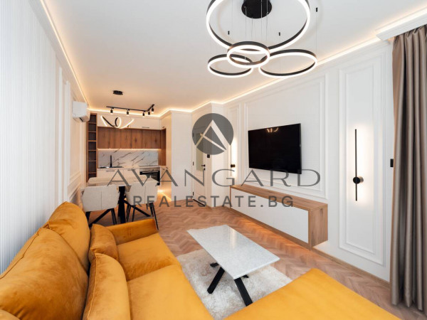 LUXURIOUSLY FURNISHED TWO-ROOM APARTMENT
