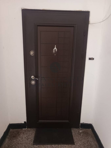 ДВУСТАЕН С ТРИ ОТДЕЛНИ СТАИ