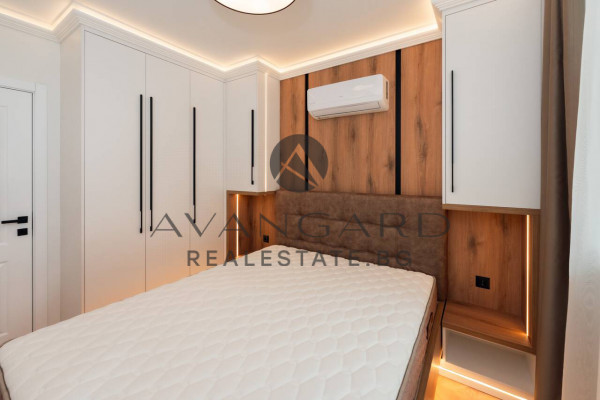 LUXURIOUSLY FURNISHED TWO-ROOM APARTMENT