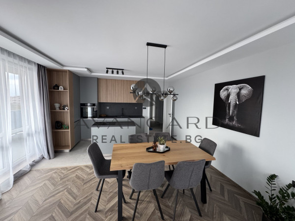 ТРИСТАЕН ДИЗАЙНЕРСКИ С ДВОЕН ГАРАЖ В ОСТРОМИЛА!!!