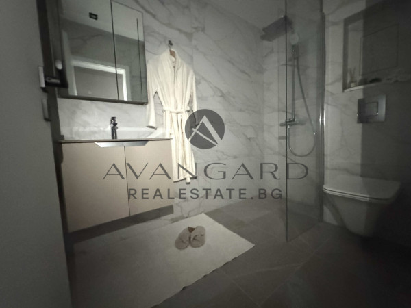 ТРИСТАЕН С АКТ 16 С ДВОР