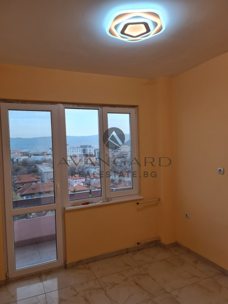 ИЗГОДЕН ТРИСТАЕН АПАРТАМЕНТ! КЪРШИЯКА!