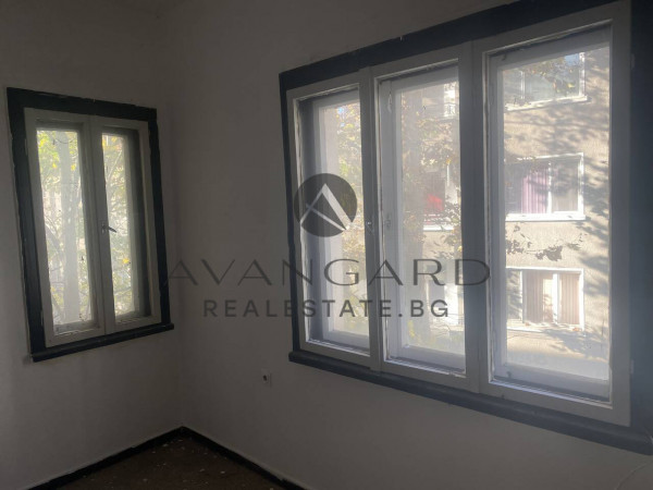 ЧЕТИРИСТАЕН АПАРТАМЕНТ В КАМЕНИЦА 1