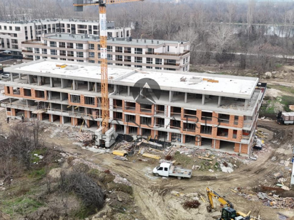 Двустаен апартамент в малка сграда до Гребна база