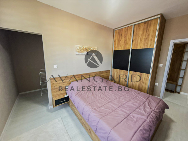 THREE-ROOM FURNISHED APARTMENT! SMYRNENSKY!