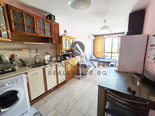 Furnished one -bedroom / middle floor / Gerdjika