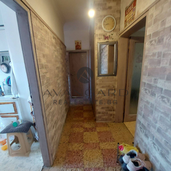 ТРИСТАЕН АПАРТАМЕНТ