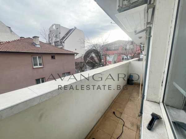 ПРОСТОРЕН ЕДНОСТАЕН / ЮЖНО ИЗЛОЖЕНИЕ / РЕАЛНА КВАДРАТУРА