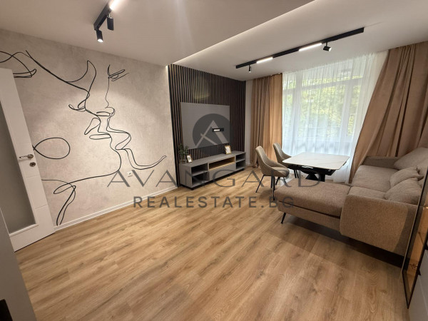 Designer one -bedroom apartment