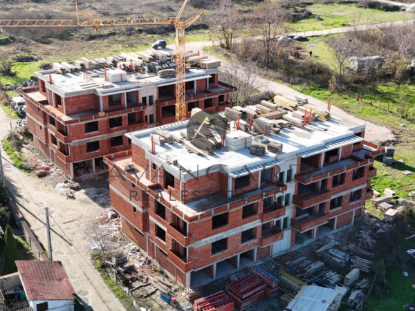 3-стаен апартамент с Двор