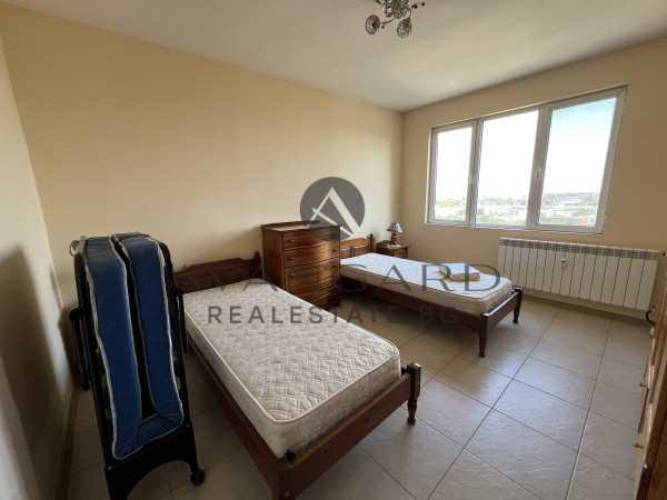 Exclusive! Dotted two -bedroom apartment