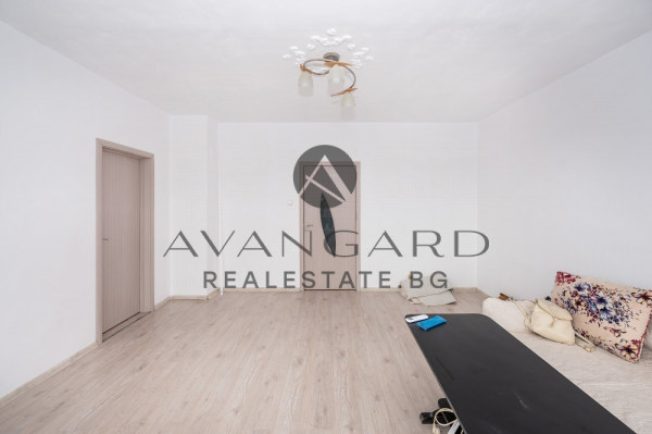 Двустаен м-н Слънчеви лъчи