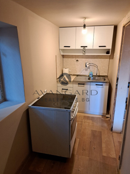 Етаж от Къща с гараж / Захарна Фабрика