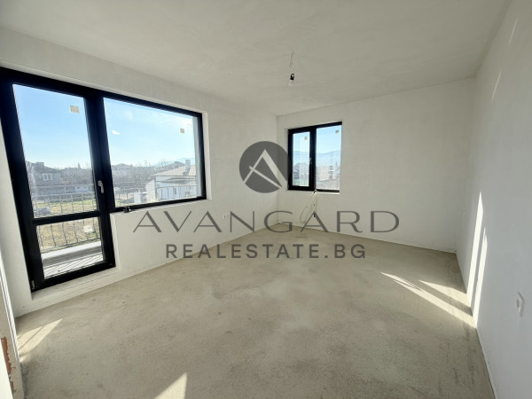 САМОСТОЯТЕЛНА КЪЩА В ЗЛАТИТРАП С АКТ 16