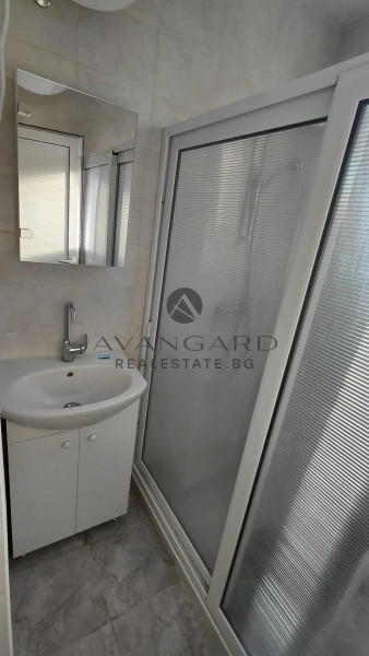 ДВУСТАЕН С ТРИ ОТДЕЛНИ СТАИ! СМИРНЕНСКИ