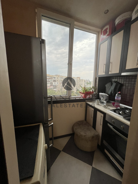 Two bedroom apartment up to 60-class!