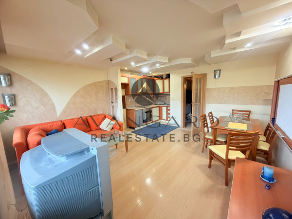 ТРИСТАЕН ДО ВОДНАТА ПАЛАТА