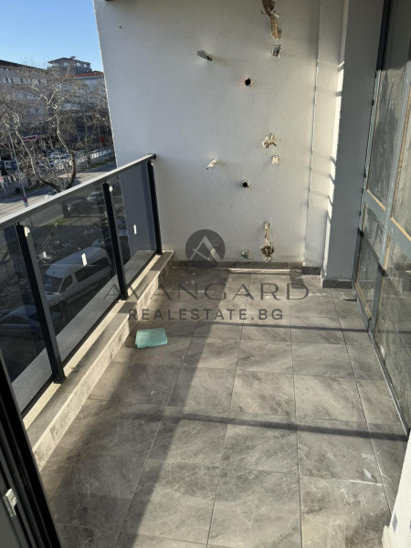 ACT 15 !!! THREE-ROOM APARTMENT!!! CENTER EAST !!!