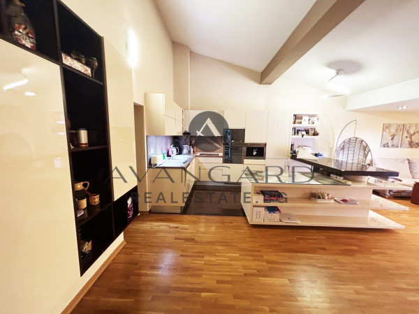 Обширен ТРИСТАЕН ПАНАИРА