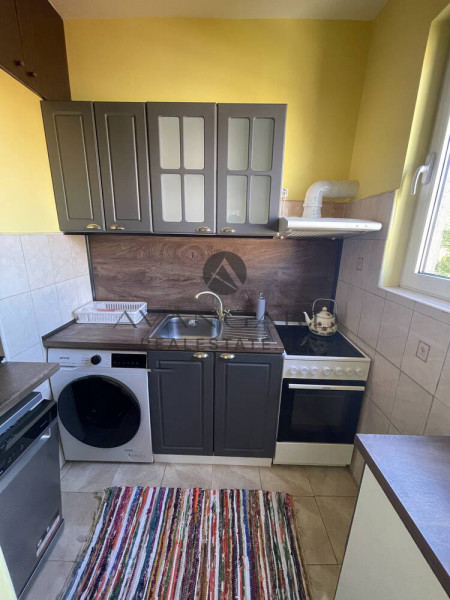 Тристаен до ТРИМОНЦИУМ